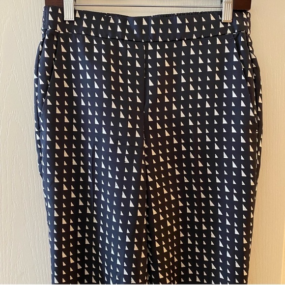 THEORY Silk Triangle Print Pull-On Trouser in Black & White - 2 - Picture 6 of 13